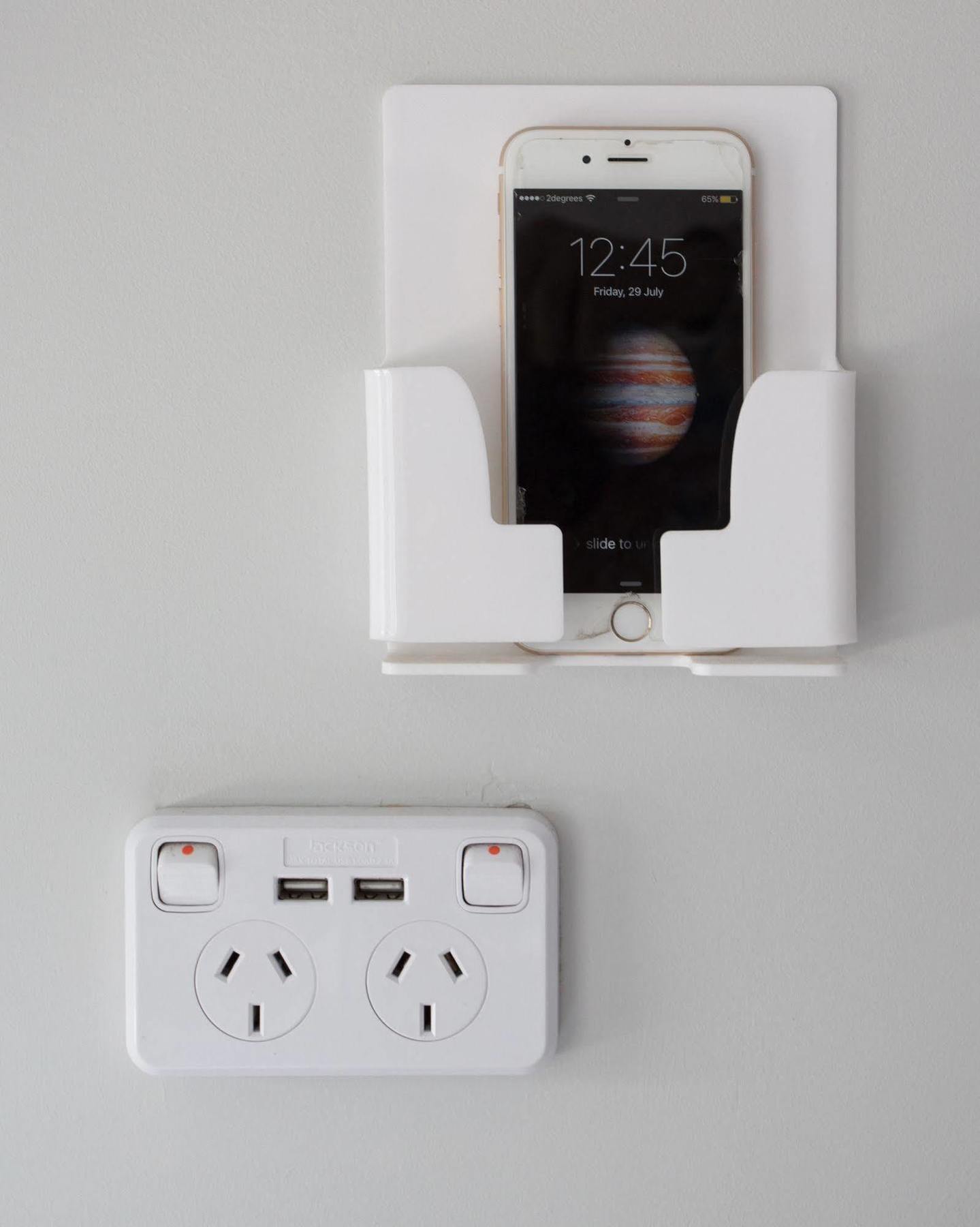 Хостел Urbanz Крайстчёрч Экстерьер фото A phone holder